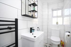 En-suite- click for photo gallery